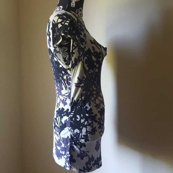 Banana Republic💙 Black/White/Gray Tunic Tee - Picture 3 of 7